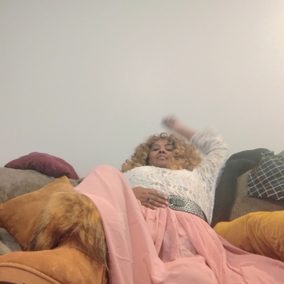 Cream Pink gown - Picture 8 of 11